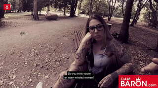 Kevin antaa Mia hyvä yhden yön paska päivä! Cambaron.com