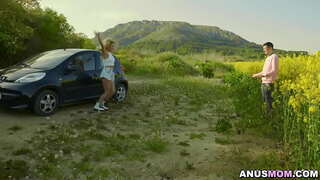 Черрі відсосала у Сема і вставила свічку в попу, щоб він задув