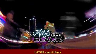 Kuuma, seksikäs, MILF ratsastaa iso musta hirviö kulli 38