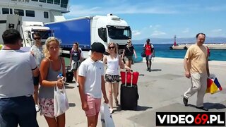 Бекер секс-фильм - ортосунда паромом жана отелем-бар, Сара [ташуу үчүн унаалар на ]