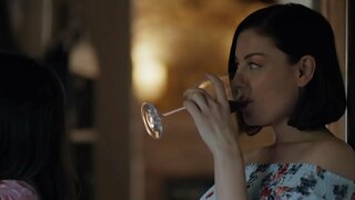 Prechádza niektoré drsný rozhodnutia Prechádza niektoré drsný rozhodnutia