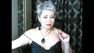 Fabulous venäläinen MILF t .hänen makea kusipää armottomasti kuumassa yksityisshow...